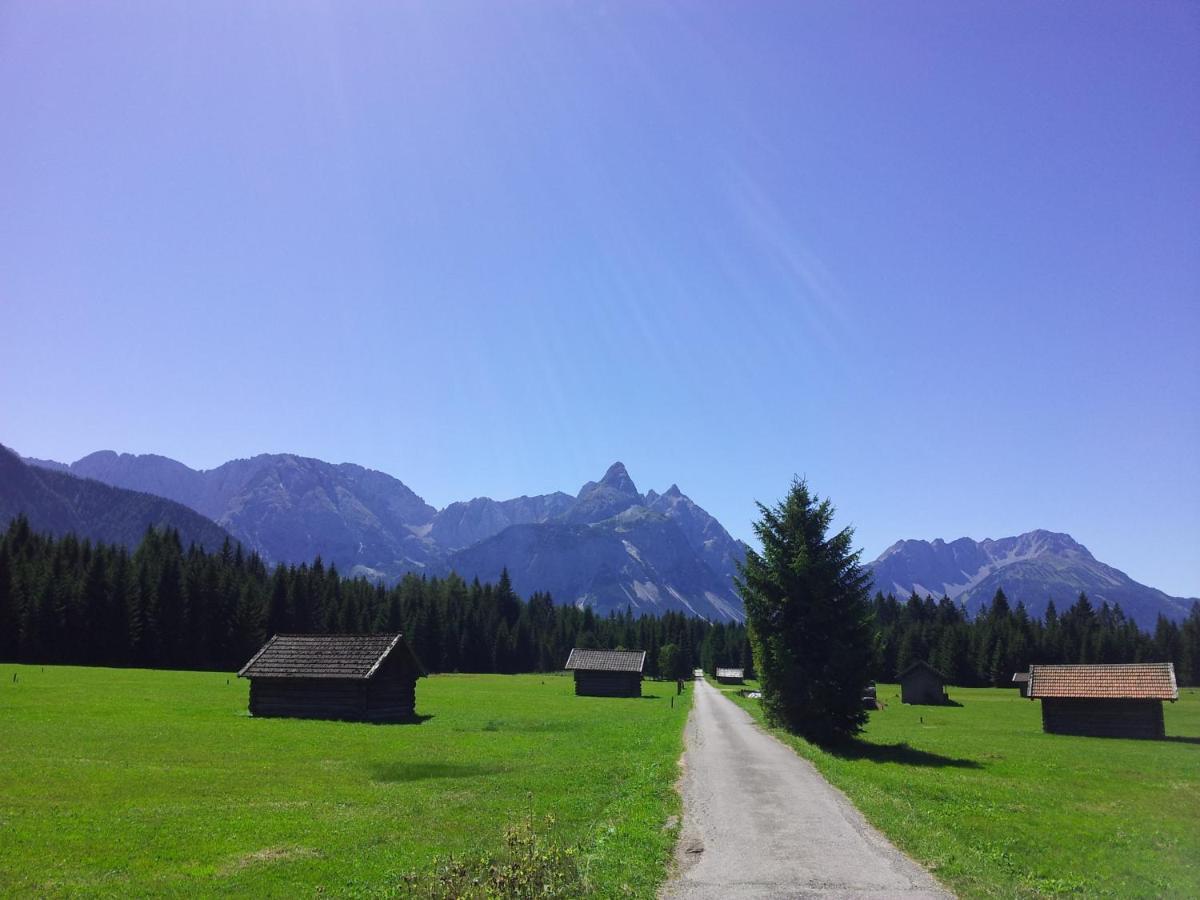 Appartements Schneezauber Lermoos Bagian luar foto